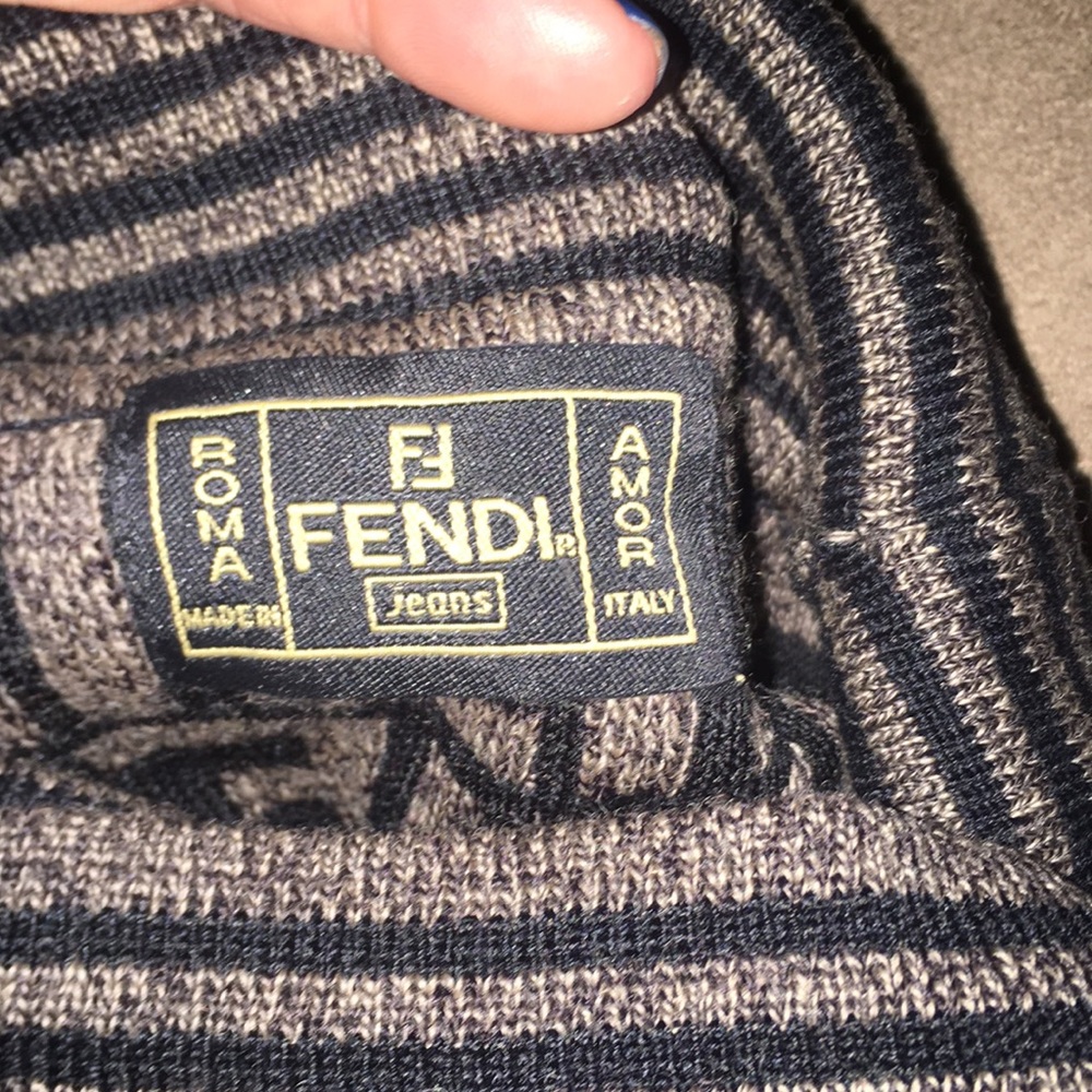 Fendi sweater! - Picture 6 of 6